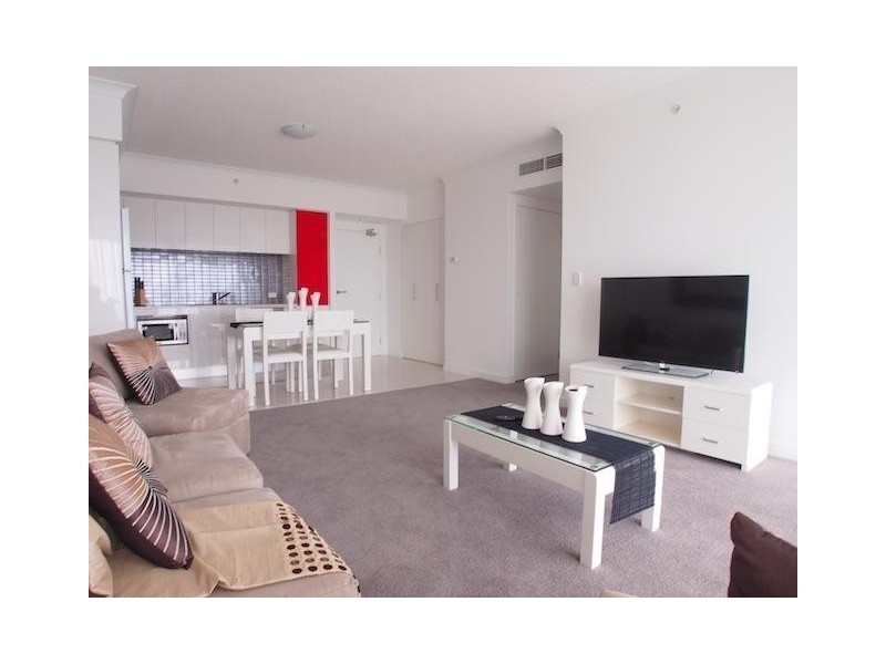 33104/9  Lawson Street, Southport QLD 4215