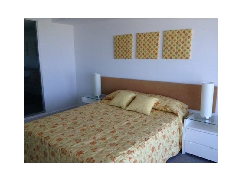 33104/9  Lawson Street, Southport QLD 4215