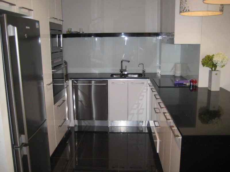 24 Slatyer Avenue, Bundall QLD 4217