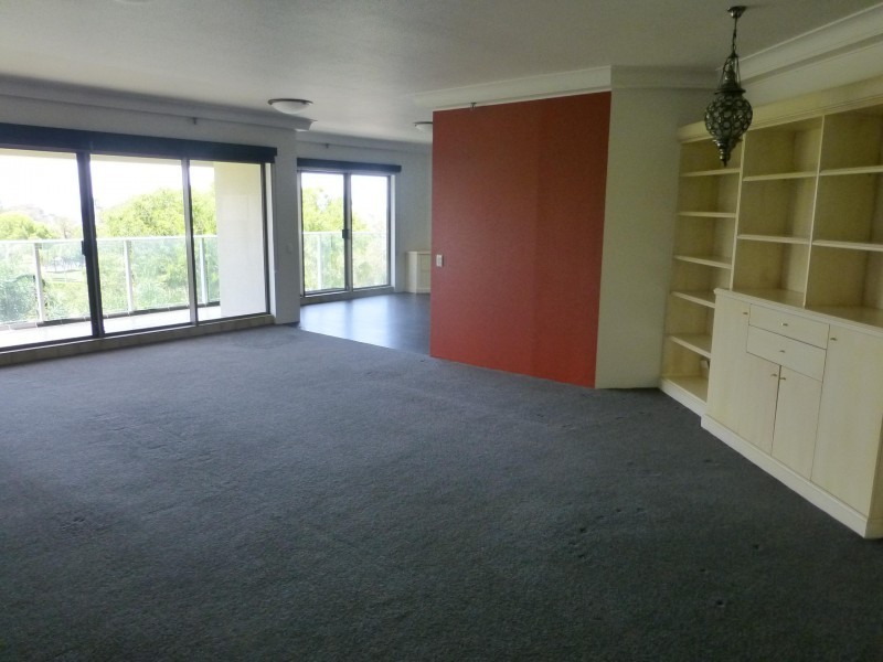 2 Admiralty Drive, Surfers Paradise QLD 4217