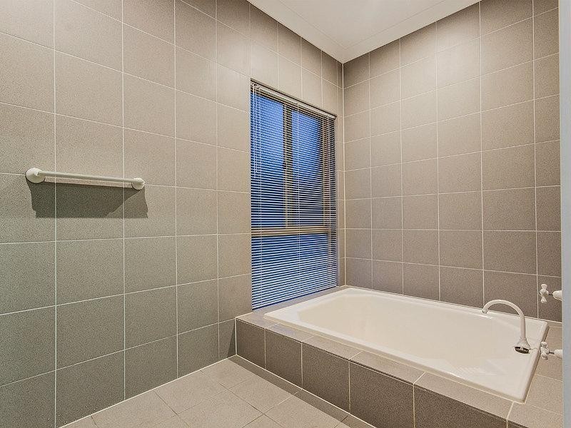 25/178 Palm Meadows Drive, Carrara QLD 4211