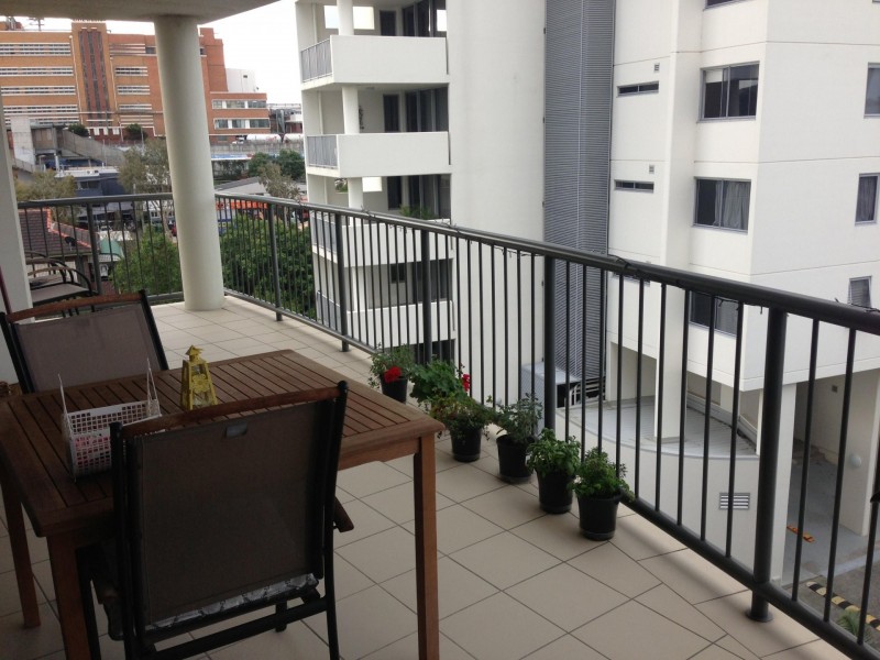 1054/18 Manning Street, Milton QLD 4064