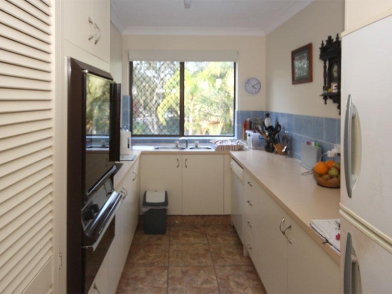 9 Bayview Street, Runaway Bay QLD 4216