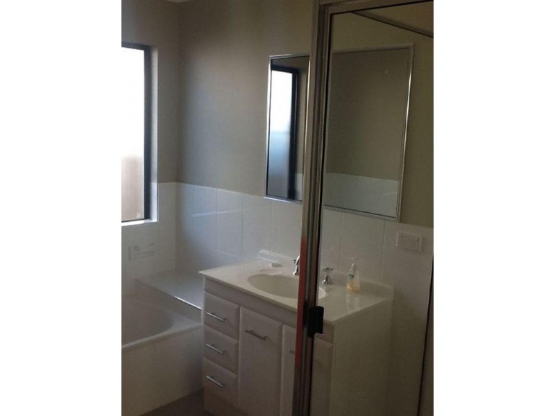 9 Balladonia Avenue, Black River QLD 4818