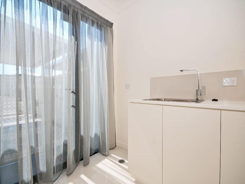 154 North Hill Drive, Robina QLD 4226