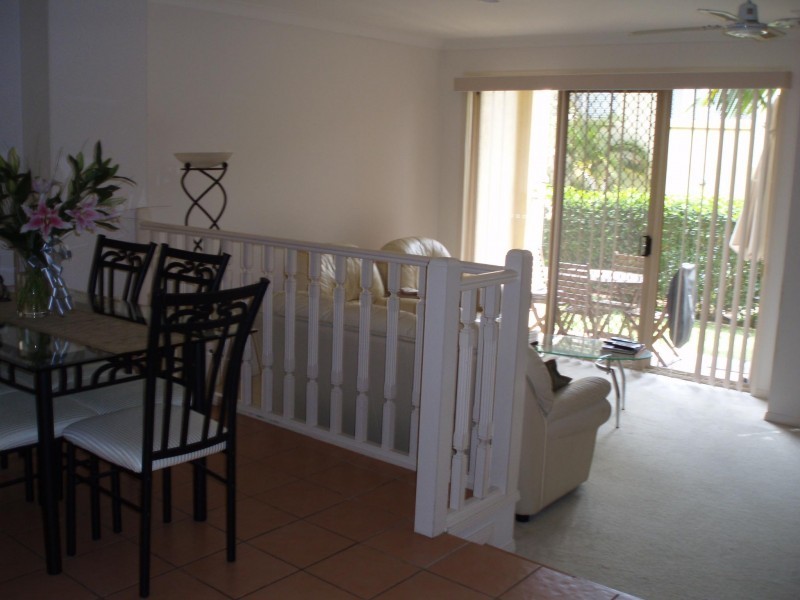 105/152 Palm Meadows Drive, Carrara QLD 4211