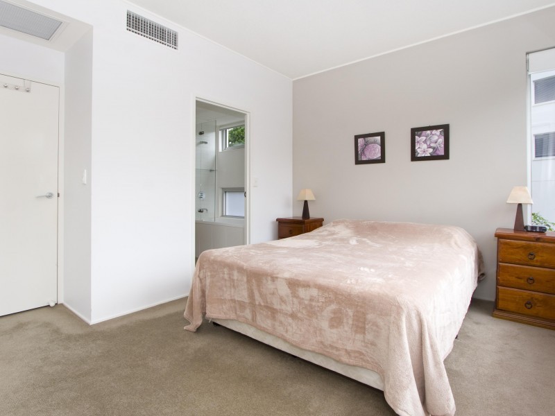 8 Dunmore Terrace, Auchenflower QLD 4066