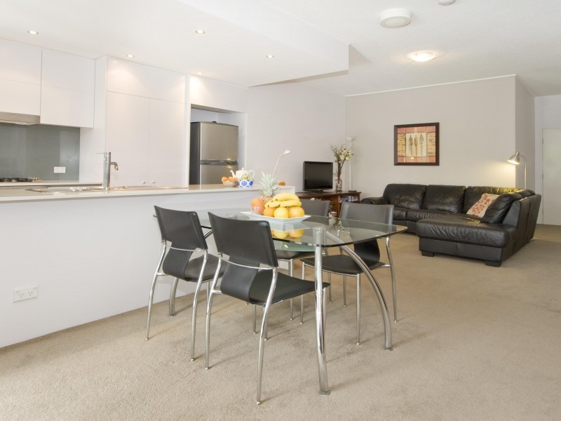 8 Dunmore Terrace, Auchenflower QLD 4066