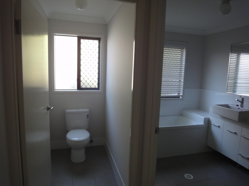 16a Cricket Street, Coopers Plains QLD 4108