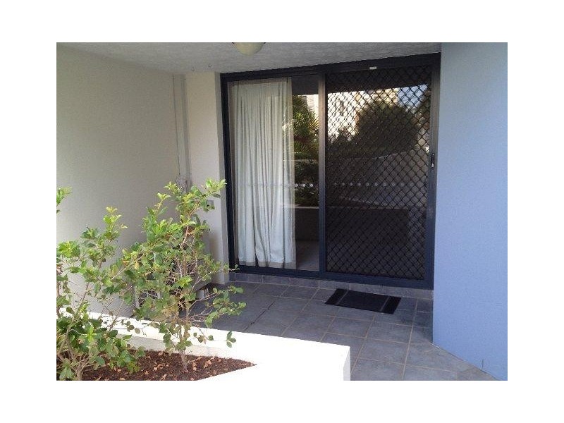 8/6 Fifth Avenue, Burleigh Heads QLD 4220