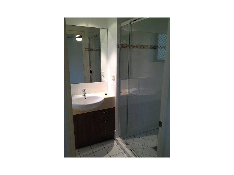 8/6 Fifth Avenue, Burleigh Heads QLD 4220