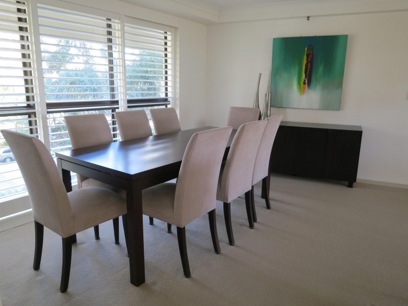 13 Cunningham Ave, Main Beach QLD 4217