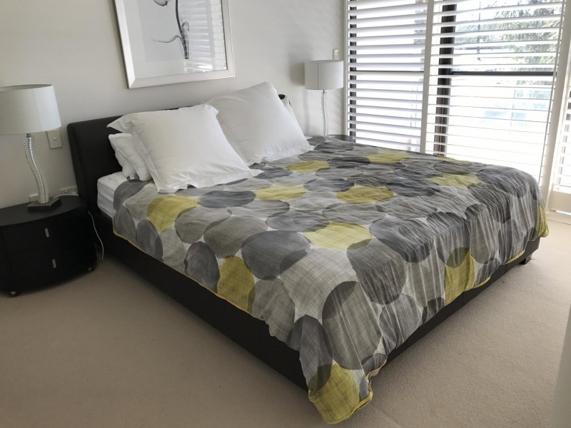 13 Cunningham Ave, Main Beach QLD 4217