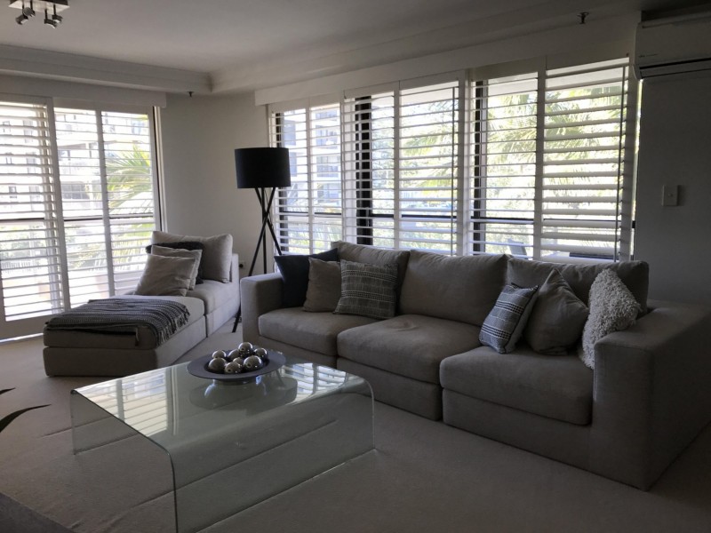 13 Cunningham Ave, Main Beach QLD 4217