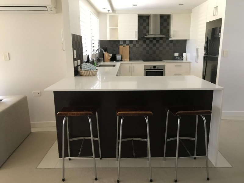 13 Cunningham Ave, Main Beach QLD 4217