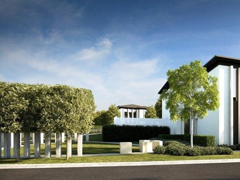 137 North Hill Drive, Robina QLD 4226