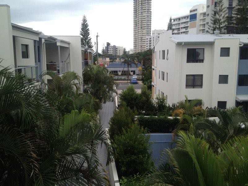 32/6 Fifth Avenue, Burleigh Heads QLD 4220