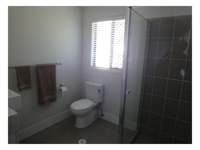 Room/16a Cricket Street, Coopers Plains QLD 4108