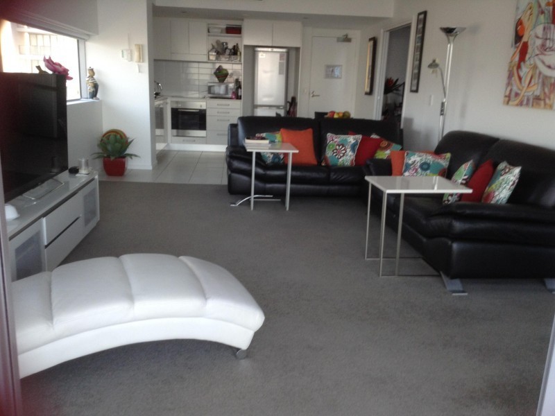 25 Surf Pde, Broadbeach QLD 4218