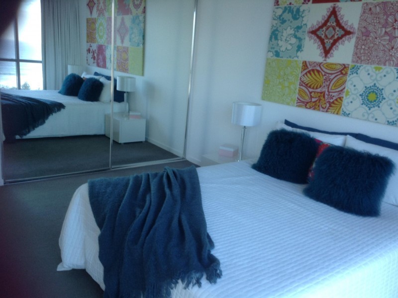 25 Surf Pde, Broadbeach QLD 4218