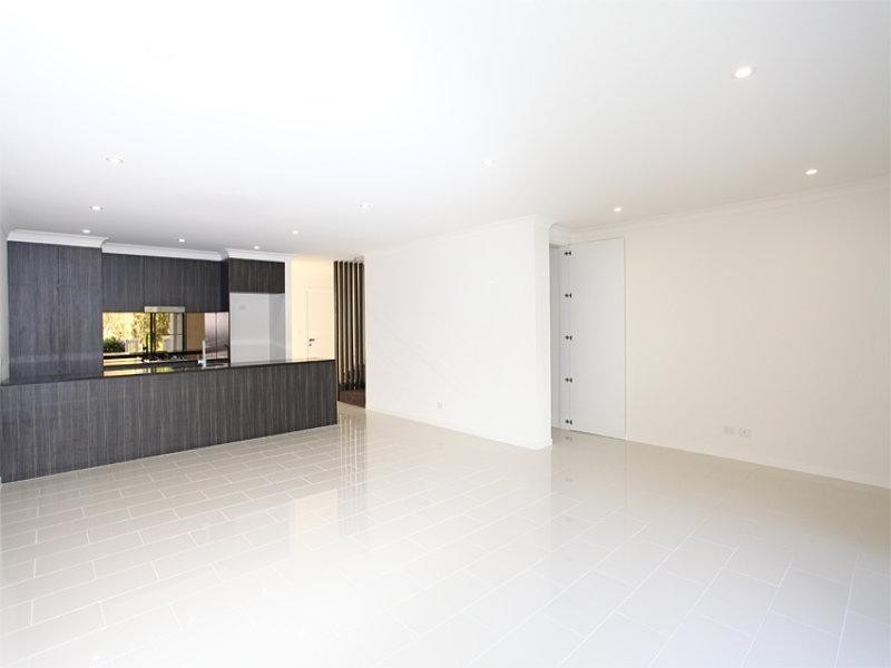 153 North Hill Drive, Robina QLD 4226