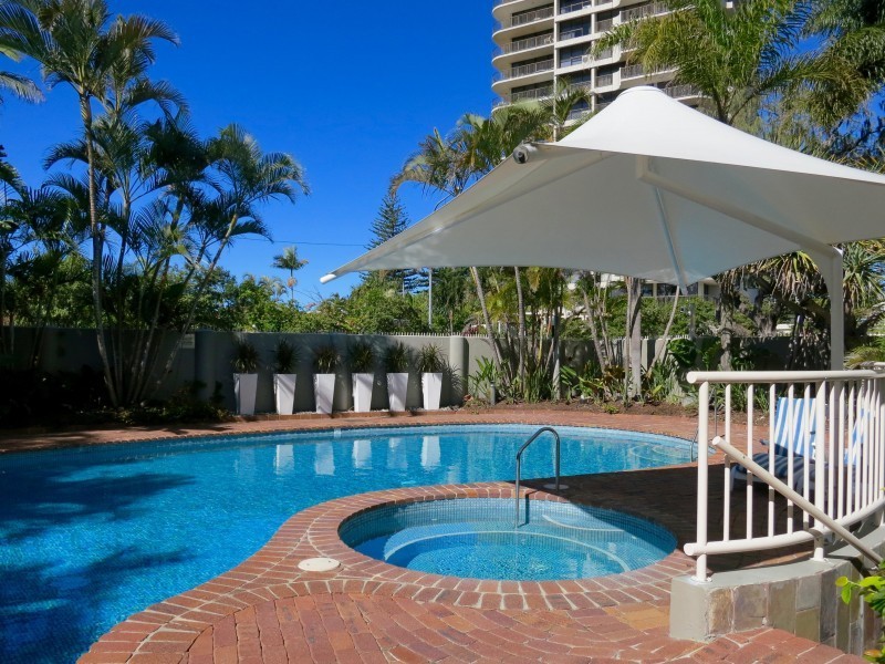 13 Cunningham Ave, Main Beach QLD 4217