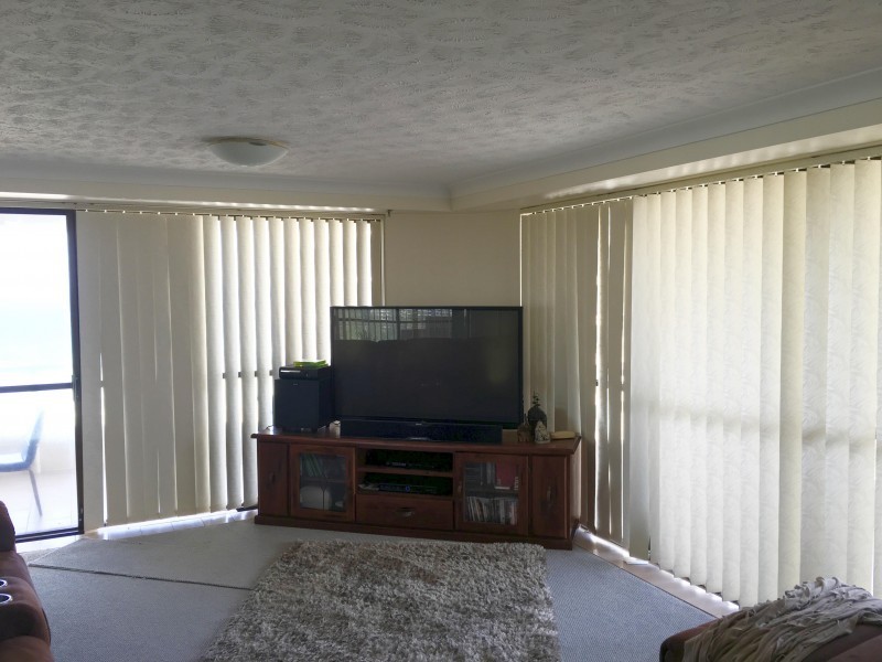 13 Cunningham Ave, Main Beach QLD 4217