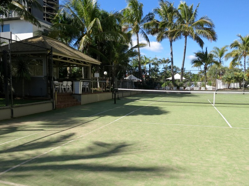 13 Cunningham Ave, Main Beach QLD 4217