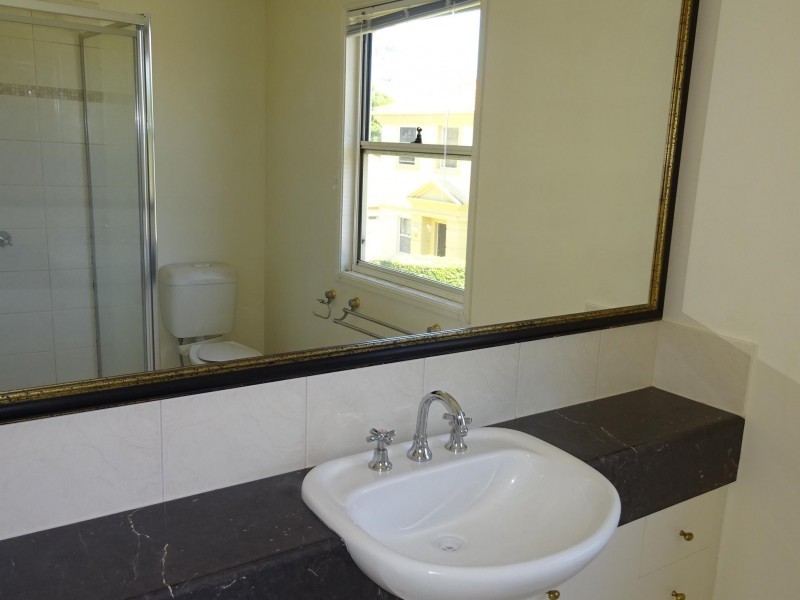 33/99-101 Heeb Street, Benowa QLD 4217