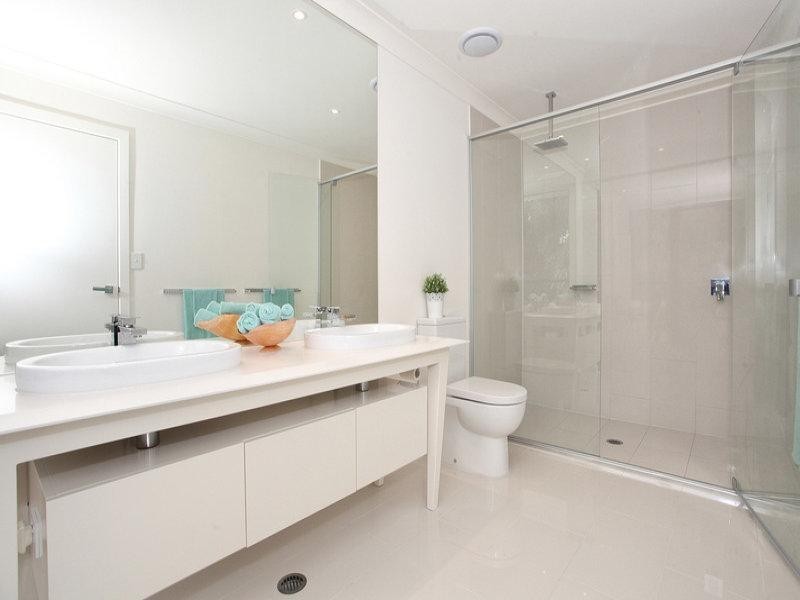 179 North Hill Drive, Robina QLD 4226