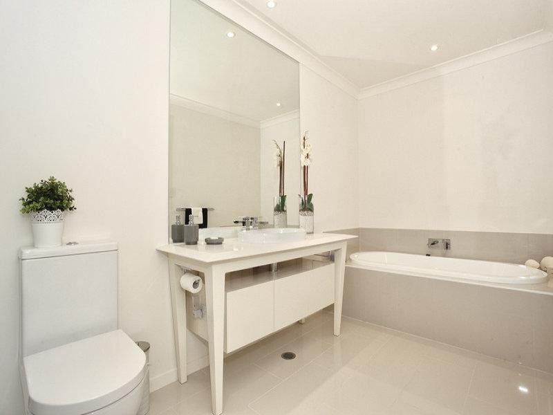 179 North Hill Drive, Robina QLD 4226