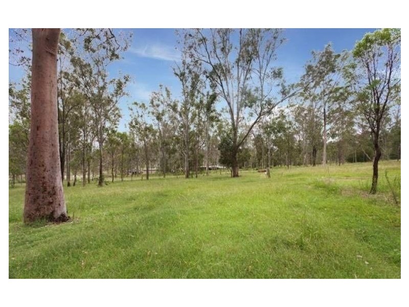 21 McDonald Road, Wivenhoe Pocket QLD 4306