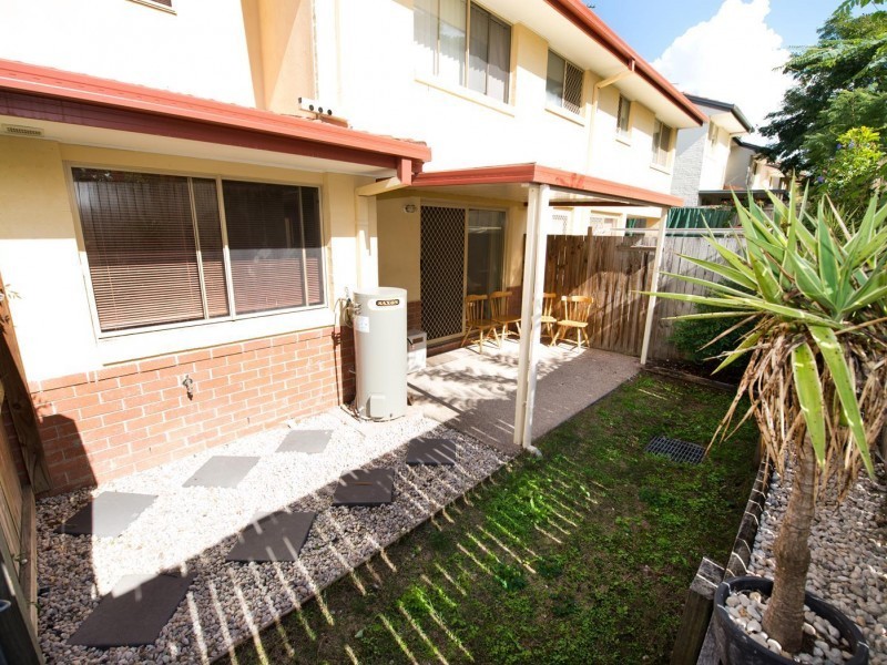 6 Samanthas Way, Slacks Creek QLD 4127