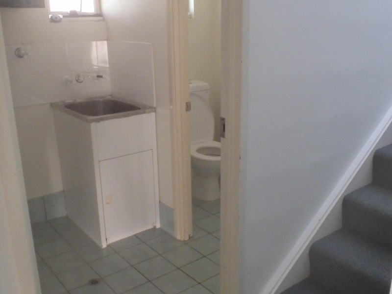 Unit 27/5-15 McGregor Street, Mooroobool QLD 4870
