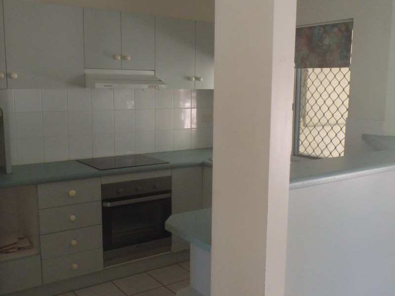 Unit 27/5-15 McGregor Street, Mooroobool QLD 4870