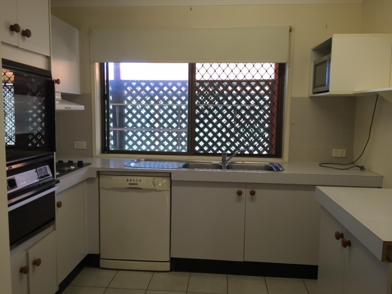 Unit 37/12 Landau Court, Miami QLD 4220