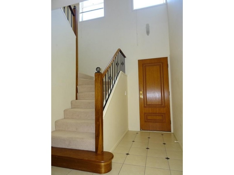 25/99-101 Heeb Street, Benowa QLD 4217