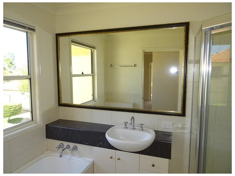 25/99-101 Heeb Street, Benowa QLD 4217