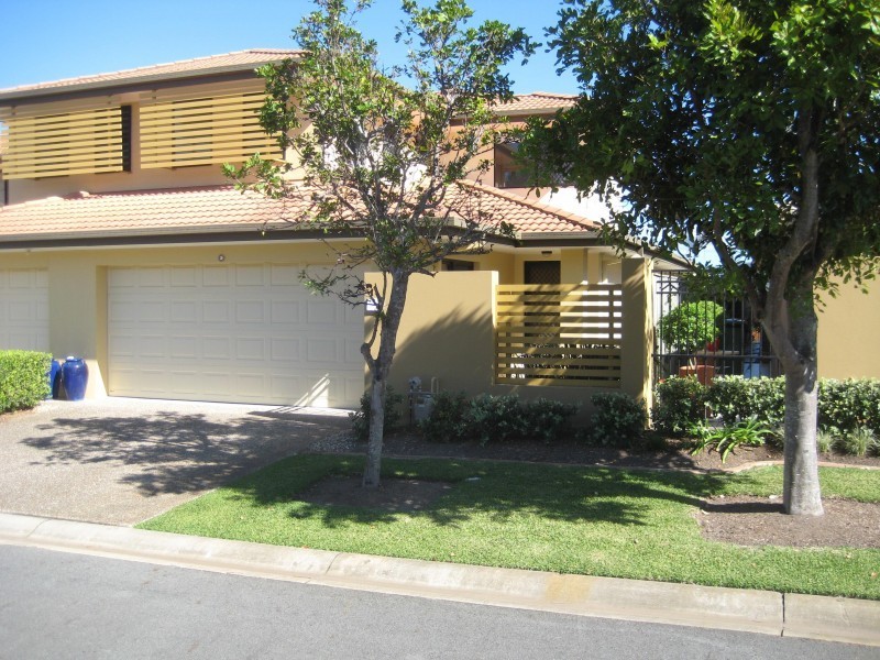 136 Palm Meadows Drive, Carrara QLD 4211