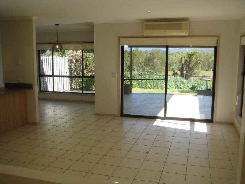 136 Palm Meadows Drive, Carrara QLD 4211