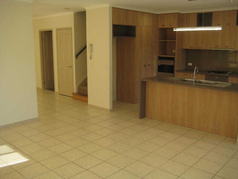 136 Palm Meadows Drive, Carrara QLD 4211