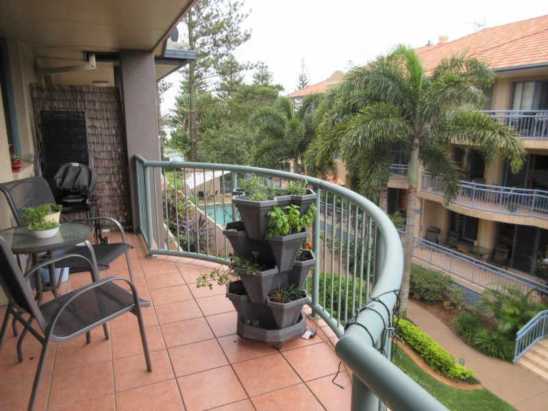 143-147 Graham St, Bilinga QLD 4225