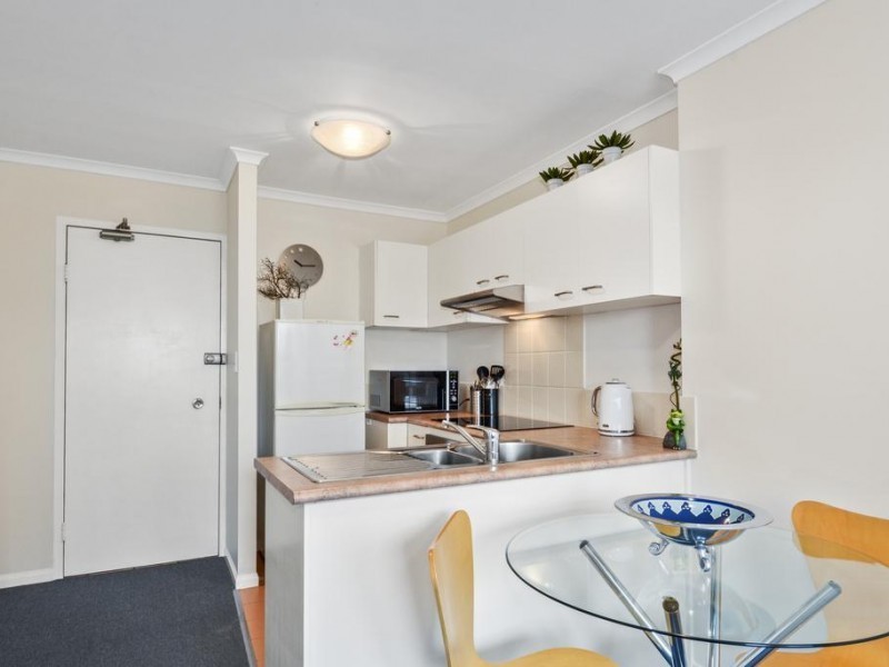 4 Adori Street, Surfers Paradise QLD 4217