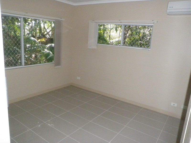 Unit 13/5-15 McGregor Street, Mooroobool QLD 4870