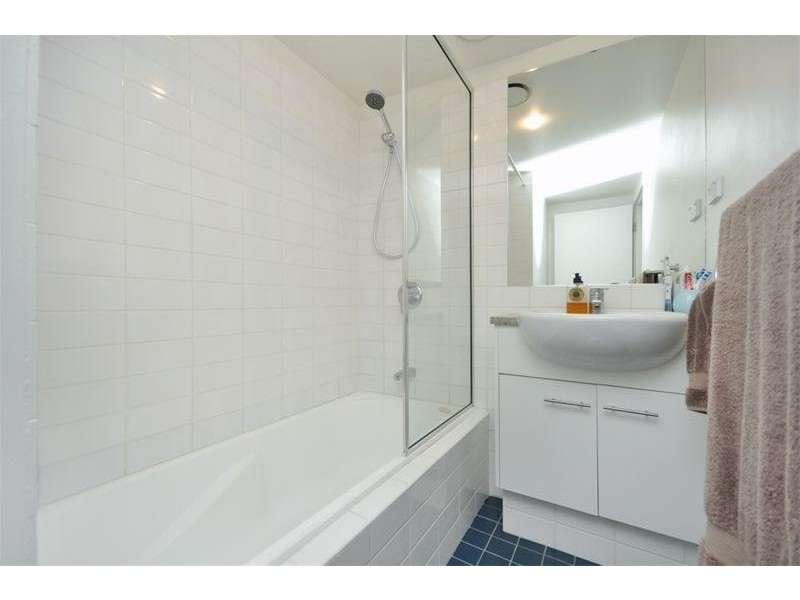 8 – 12 Macquarie St, Teneriffe QLD 4005