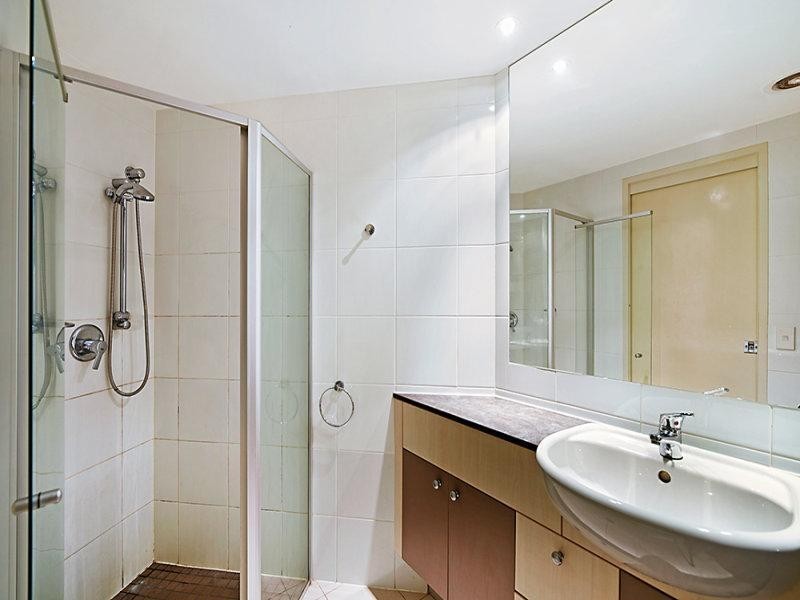 21 Cypress Avenue, Surfers Paradise QLD 4217