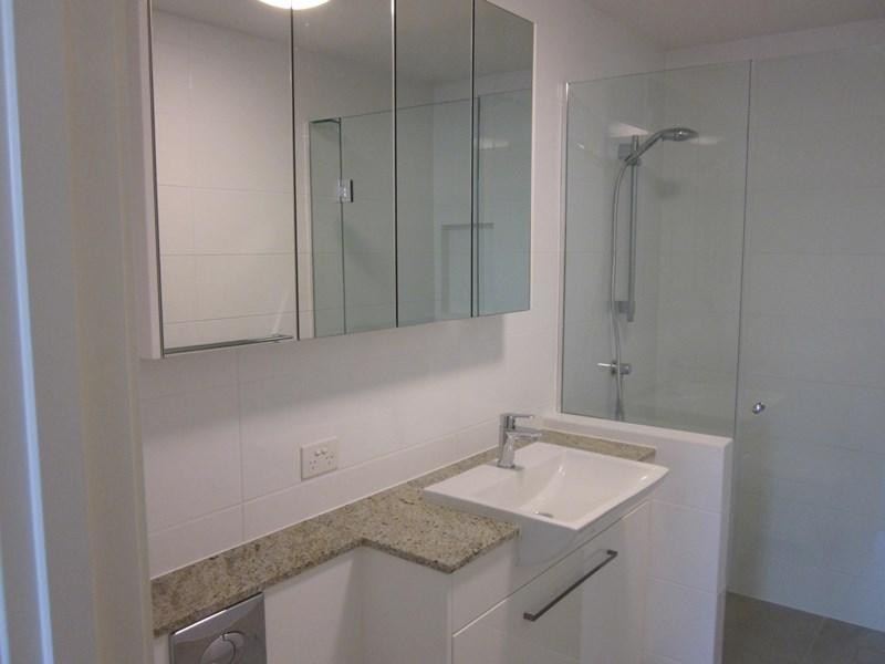 5 Clark Steet, Biggera Waters QLD 4216