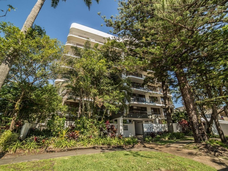 22 Armrick Avenue, Broadbeach QLD 4218