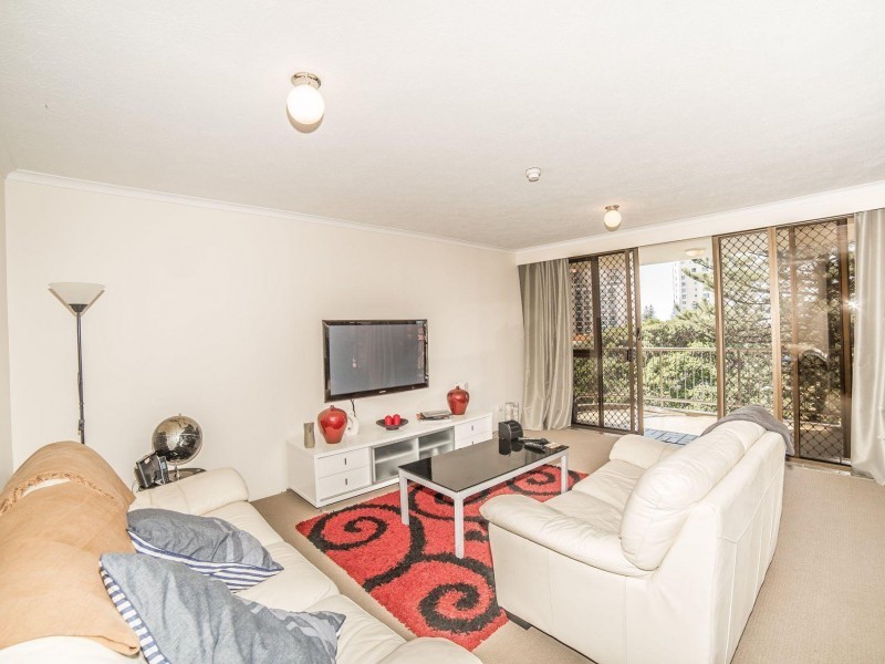 22 Armrick Avenue, Broadbeach QLD 4218