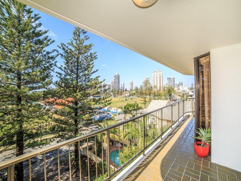 22 Armrick Avenue, Broadbeach QLD 4218